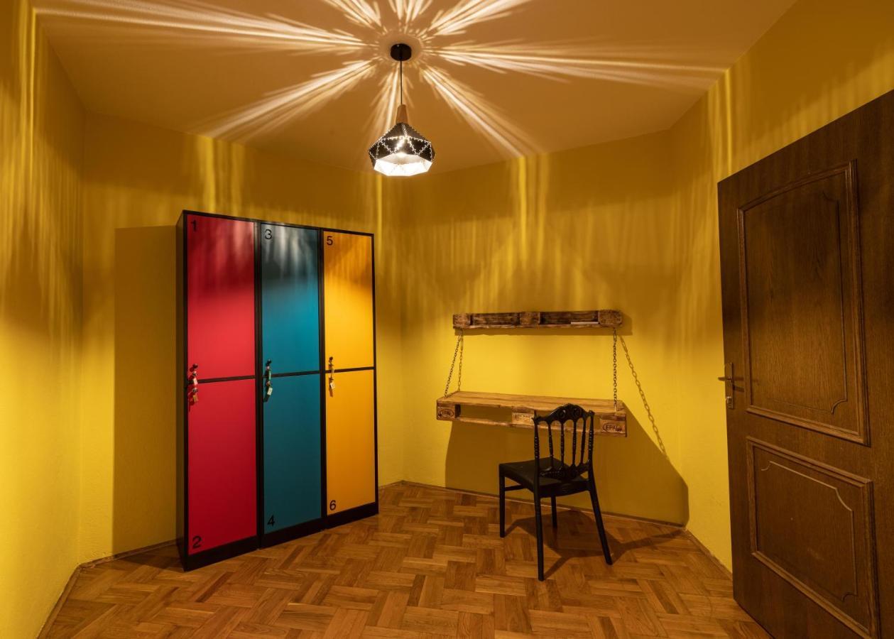 Hostel Prishtina Backpackers Πρίστινα Εξωτερικό φωτογραφία