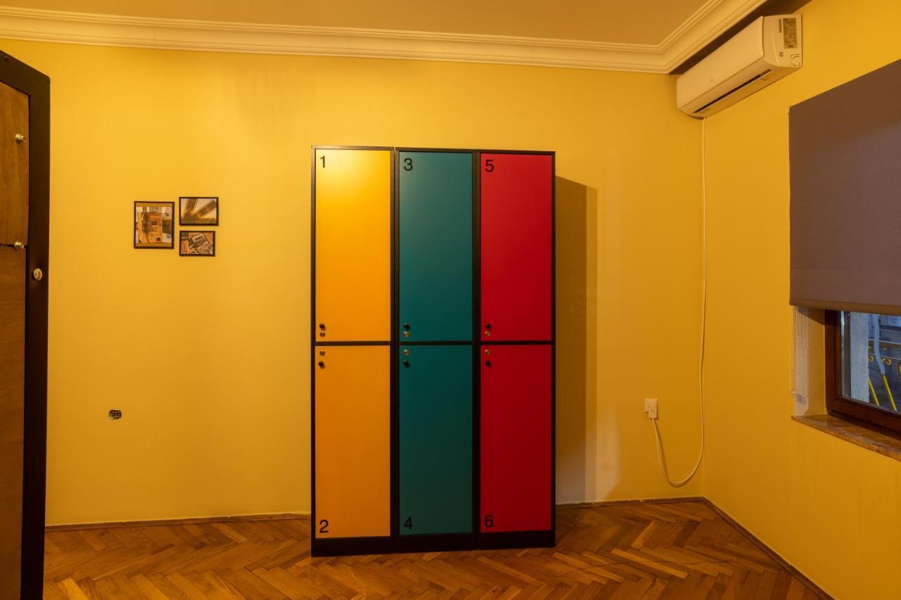 Hostel Prishtina Backpackers Πρίστινα Εξωτερικό φωτογραφία