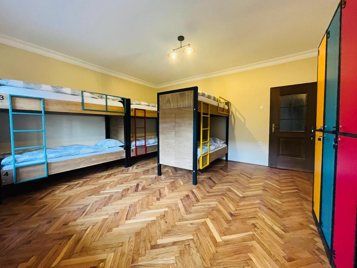 Hostel Prishtina Backpackers Πρίστινα Εξωτερικό φωτογραφία